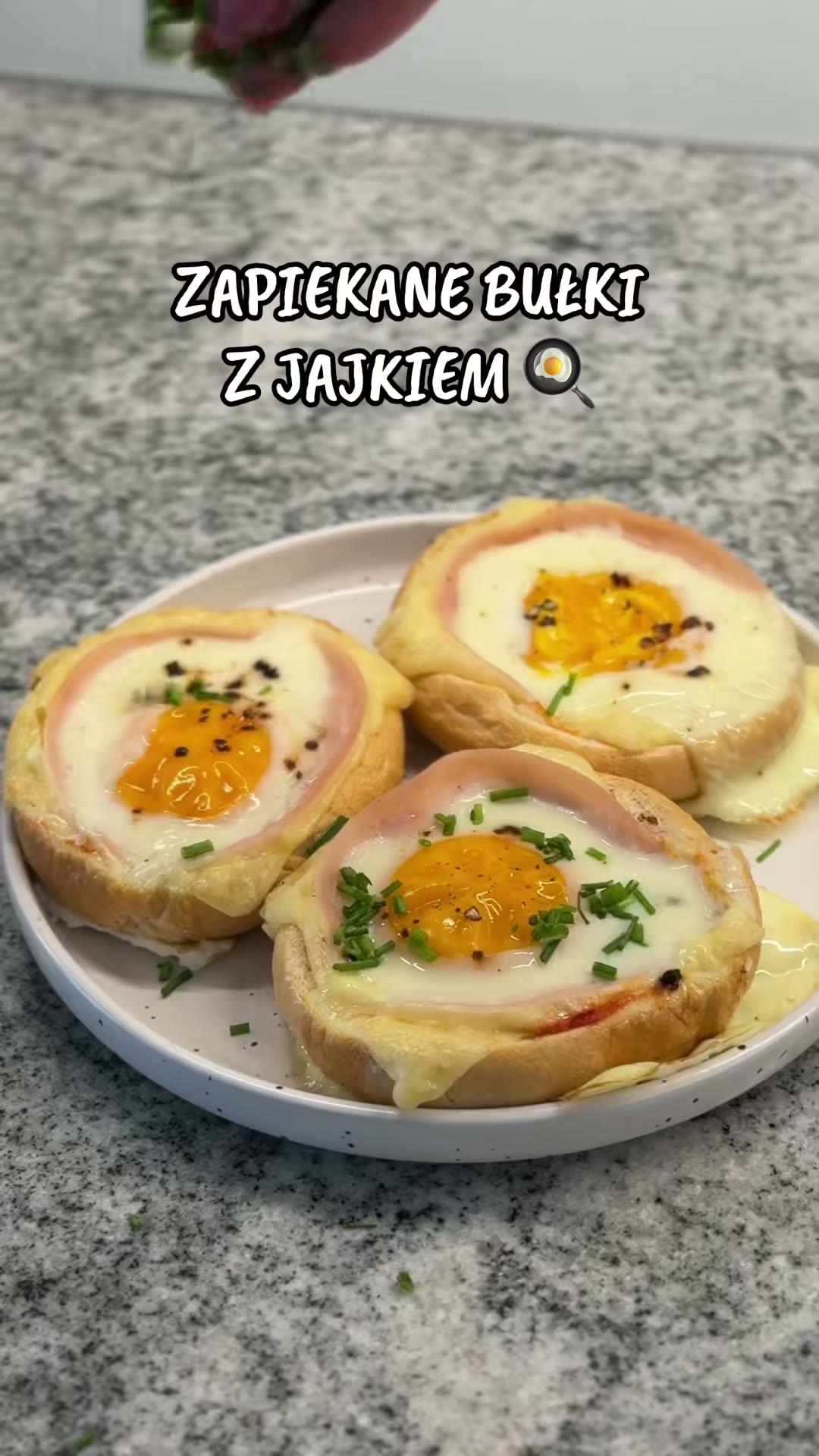 Zdjęcie: Zapiekane Bułeczki z Jajkiem