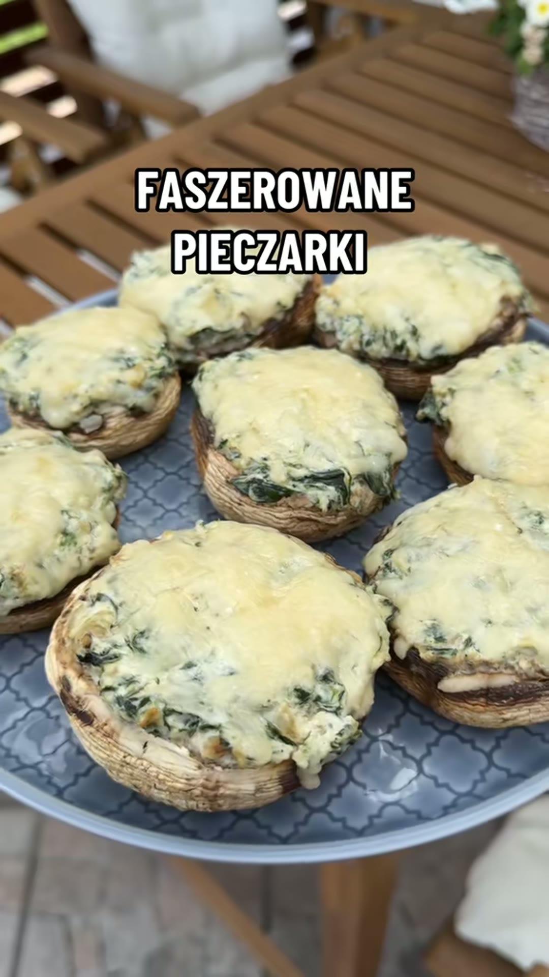 Zdjęcie poglądowe dla Faszerowane pieczarki