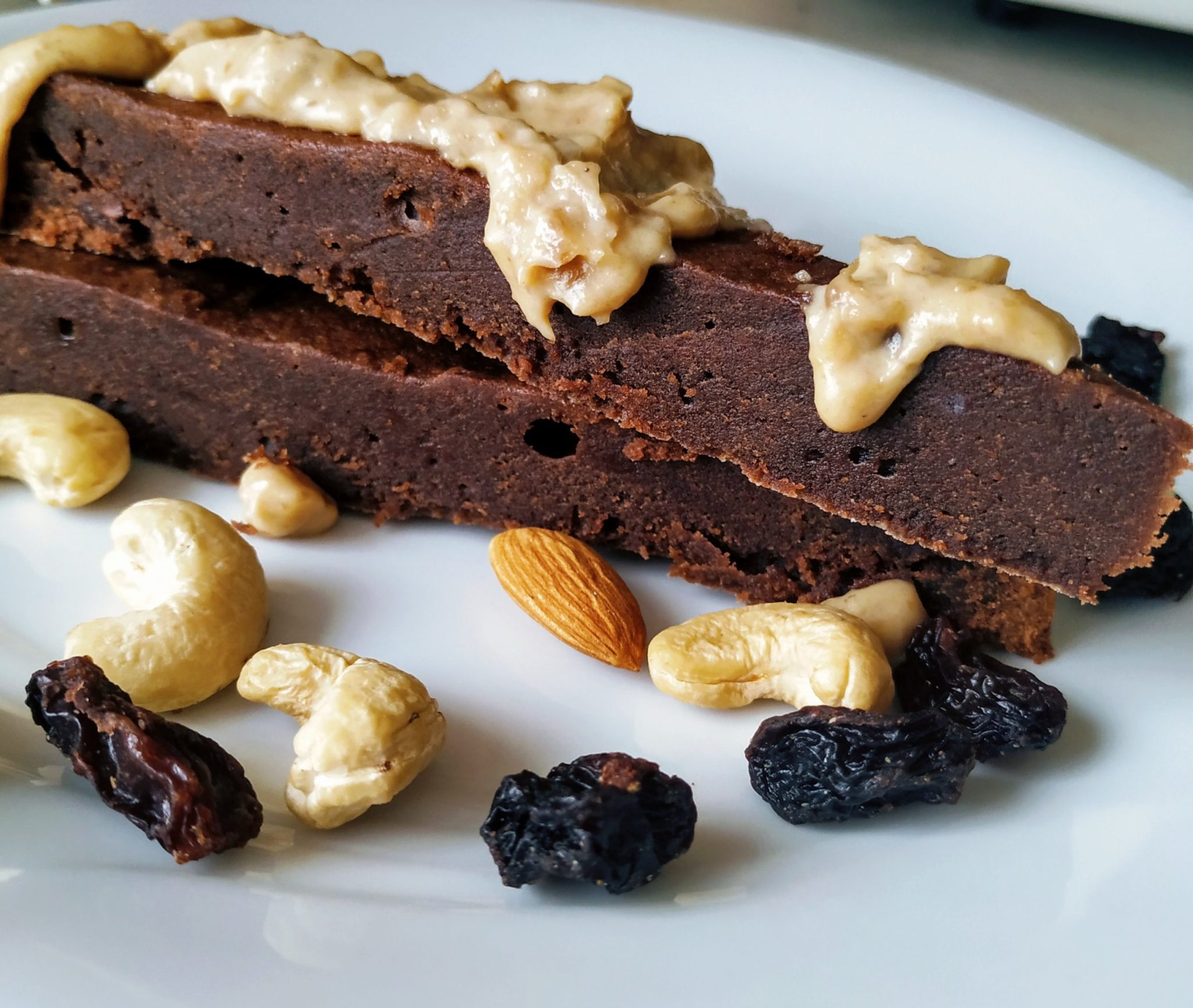Zdjęcie poglądowe dla Brownie z fasoli z domowym karmelem