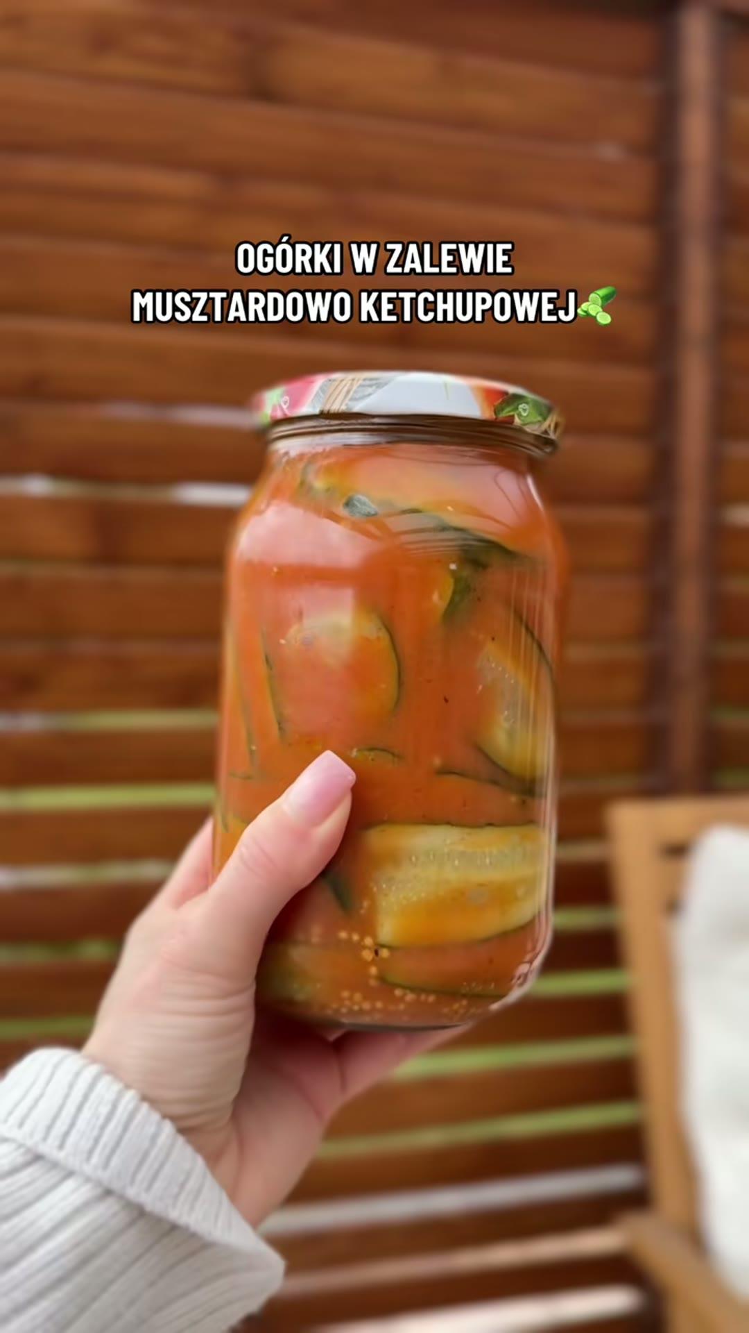 Zdjęcie poglądowe dla Ogórki w zalewie musztardowo-keczupowej